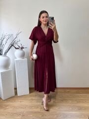DÜĞÜM DETAYLI İPEK SATEN KENDİNDEN DESENLİ ELBİSE BORDO