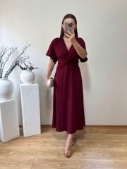 DÜĞÜM DETAYLI İPEK SATEN KENDİNDEN DESENLİ ELBİSE BORDO