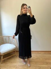 TASARIM MODEL PİLİSE KUMAŞ UZUN KOLLU ELBİSE SİYAH