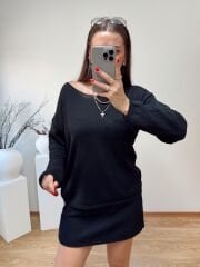 SİYAH YAKASI DİKİŞSİZ TRİKO