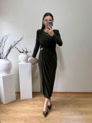 SANDY KUMAŞ VATKALI VE TOKA DETAYLI KRUVAZE ELBİSE YEŞİL