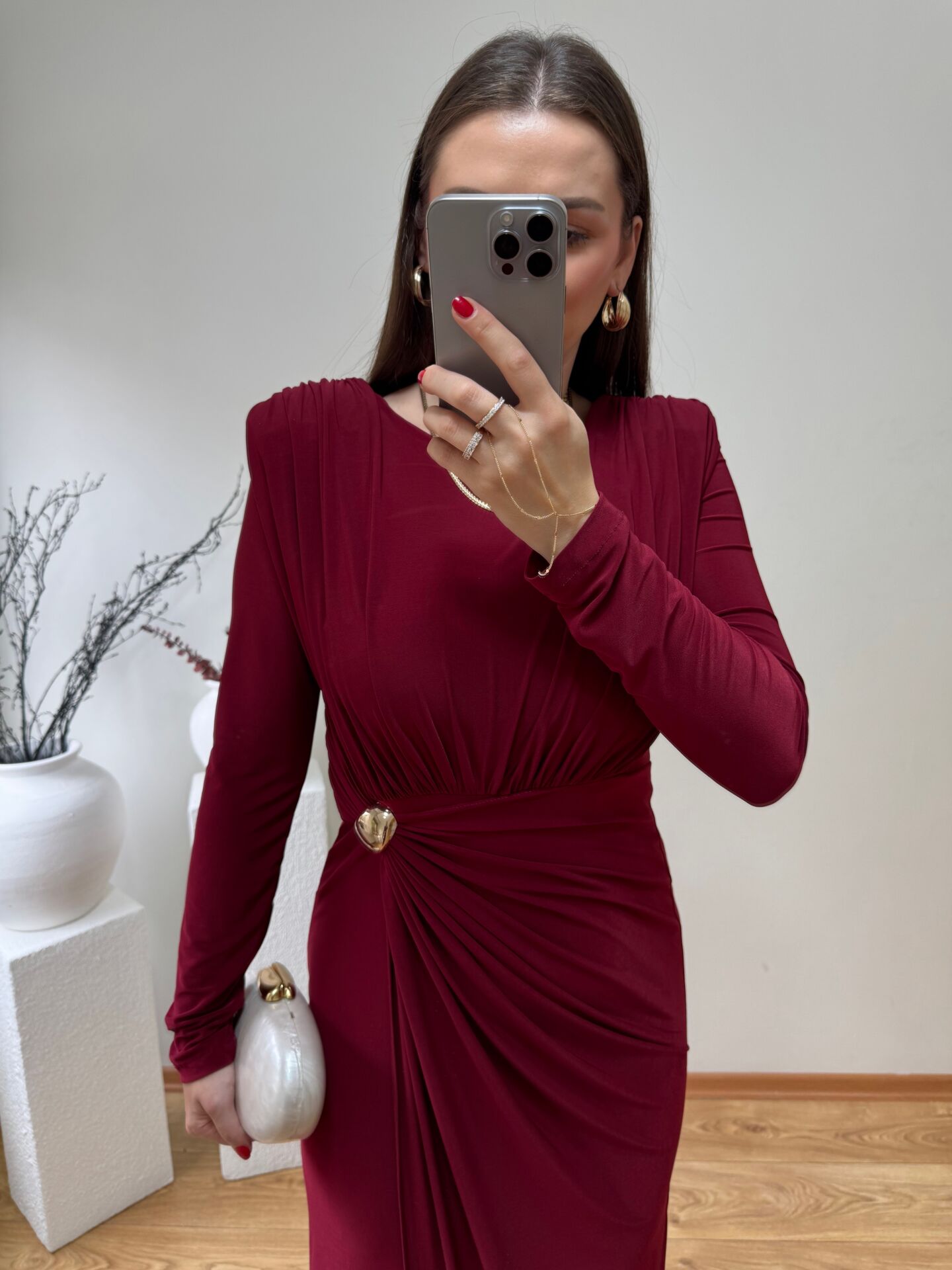 SANDY KUMAŞ VATKALI VE TOKA DETAYLI KRUVAZE ELBİSE BORDO
