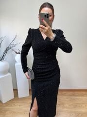 OMUZLARI VATKALI ÖNDEN DRAPELİ TAŞLI ELBİSE