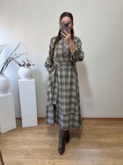 MARKA MODEL EKOSE DESENLİ KUŞAKLI MİDİ ELBİSE YEŞİL