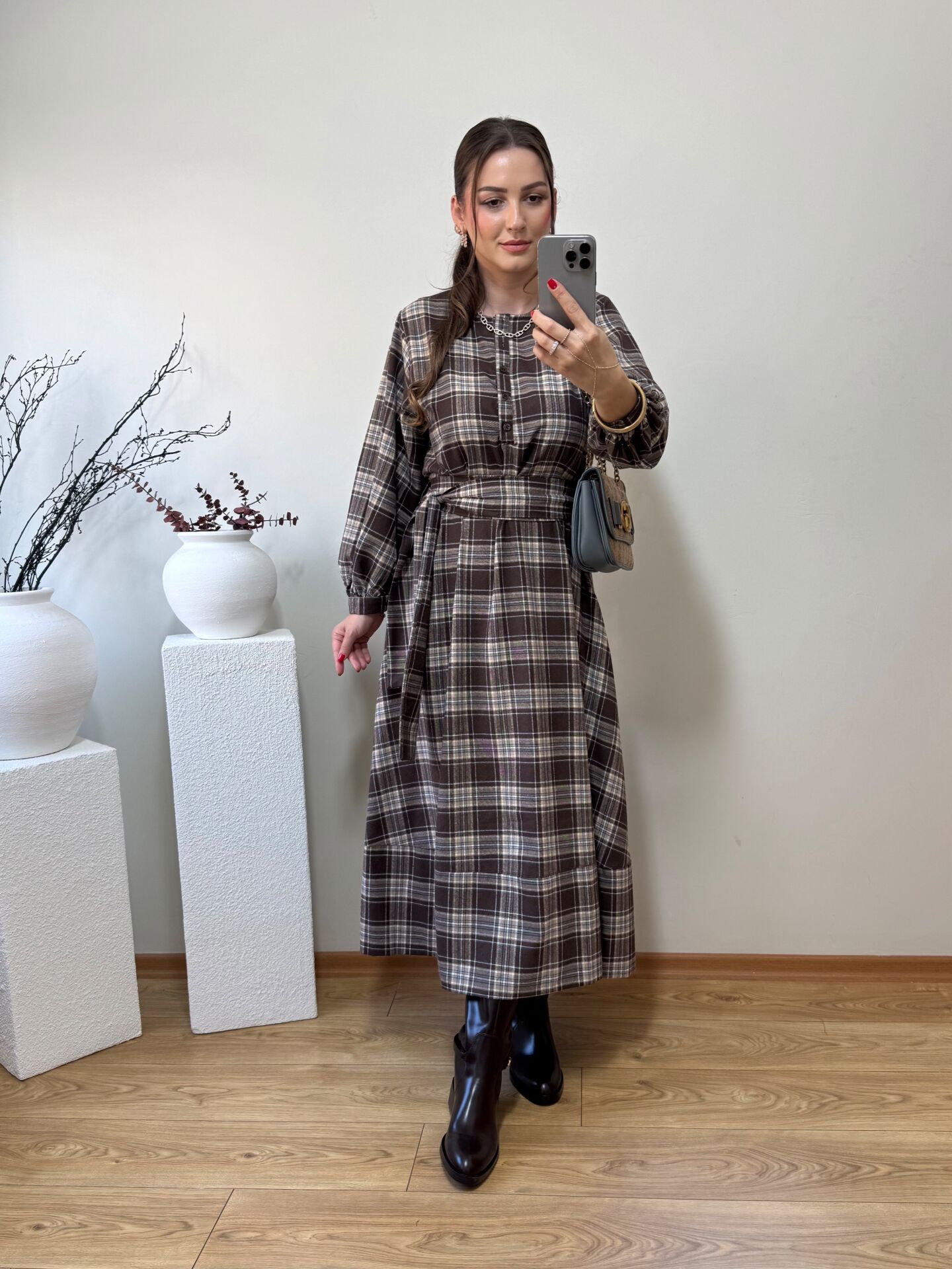 MARKA MODEL EKOSE DESEN MİDİ ELBİSE KAHVE