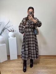 MARKA MODEL EKOSE DESEN MİDİ ELBİSE KAHVE