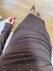 DRAPELİ KENDİNDEN SİMLİ TÜL ELBİSE KAHVE