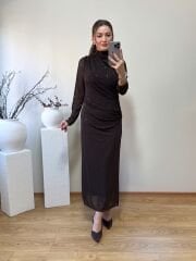 DRAPELİ KENDİNDEN SİMLİ TÜL ELBİSE KAHVE