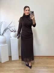 DRAPELİ KENDİNDEN SİMLİ TÜL ELBİSE KAHVE