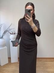 DRAPELİ KENDİNDEN SİMLİ TÜL ELBİSE KAHVE