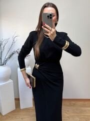 GOLD TOKA DETAYLI VATKALI KRUVAZE ELBİSE SİYAH