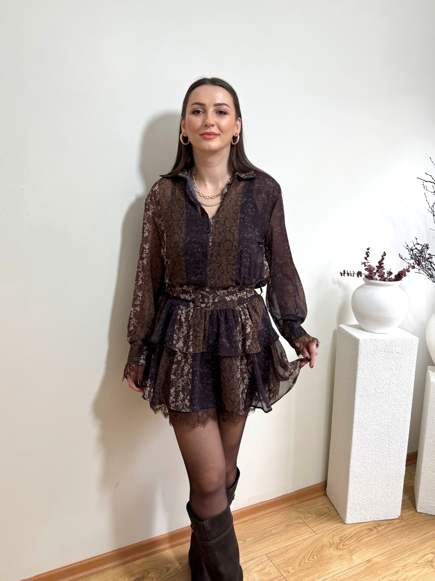 MİNİ ÇİÇEK DESENLİ ETEK VE KOL UCU DANTEL DETAYLI KEMERLİ ŞİFON GÖMLEK  ELBİSE