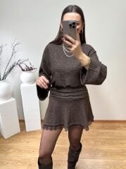 BELİ BÜZGÜLÜ ÇAN KOL ETEK UCU DANTEL DETAYLI ELBİSE