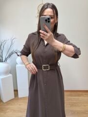 KENDİNDEN KEMERLİ TENSEL KUMAŞ GÖMLEK ELBİSE KAHVE