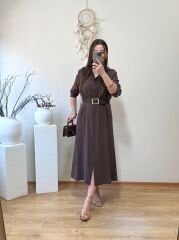 KENDİNDEN KEMERLİ TENSEL KUMAŞ GÖMLEK ELBİSE KAHVE