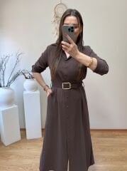 KENDİNDEN KEMERLİ TENSEL KUMAŞ GÖMLEK ELBİSE KAHVE