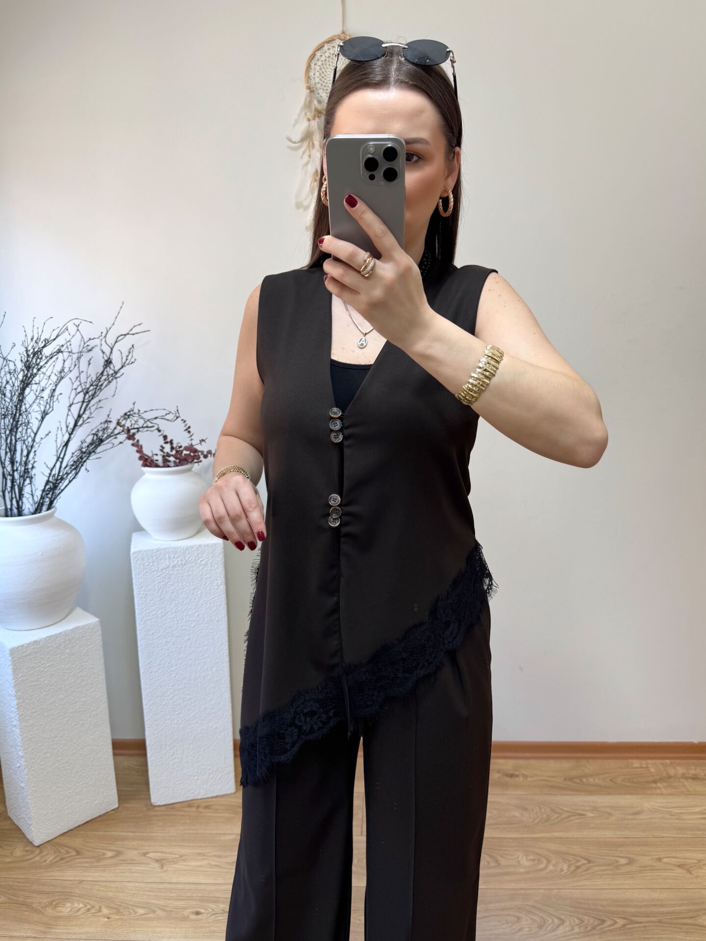 MARKA MODEL DANTEL DETAYLI TAKIM