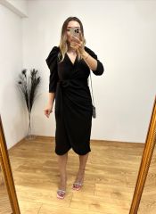SİYAH ESNEK KUMAŞ YANDAN BAĞLAMALI KRUVAZE YAKA ELBİSE