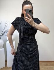 MARKA MODEL BOYUNDAN BAĞLAMALI PUANTİYELİ ELBİSE