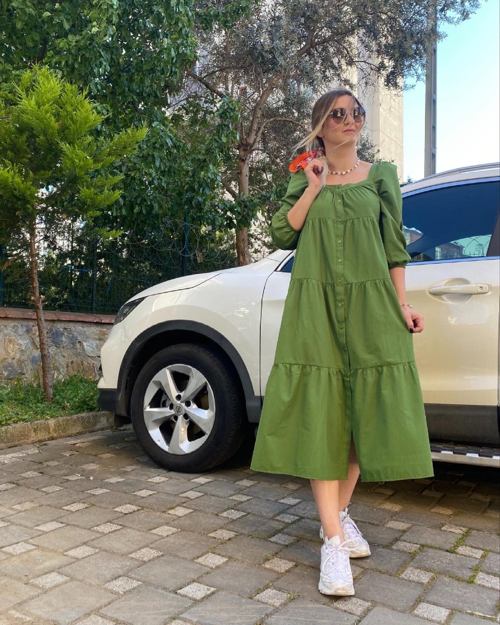 YEŞİL KARE YAKA ELBİSE