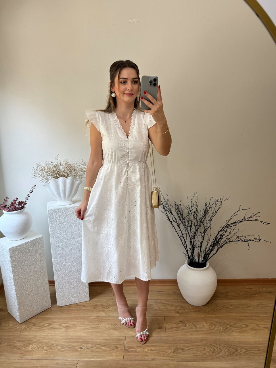 ÖNDEN DÜĞMELİ YANLARDAN CEPLİ KISA KOLLU  FİSTO ELBİSE BEYAZ