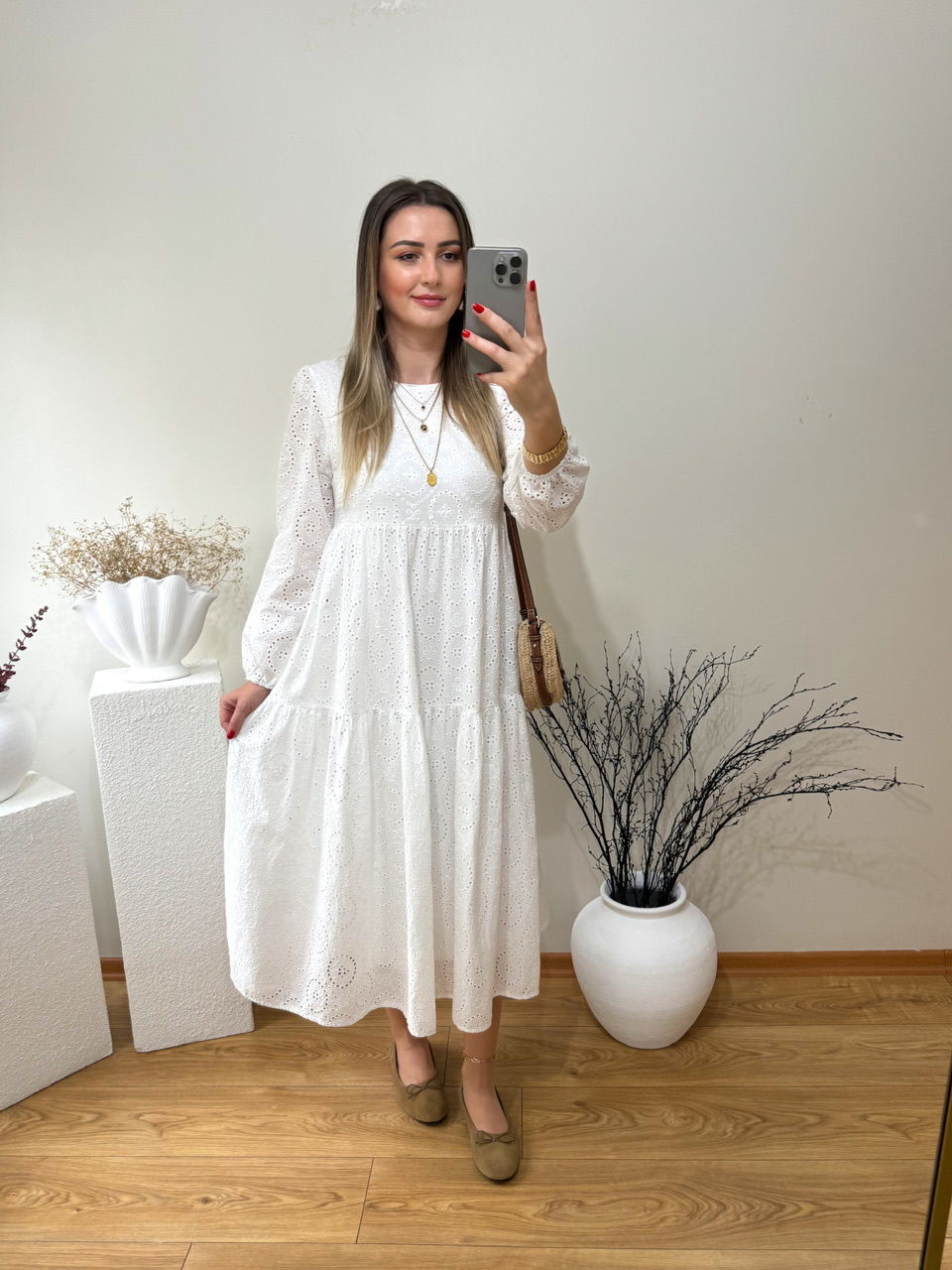 UZUN KOLLU YANLAR CEPLİ FİSTO ELBİSE BEYAZ