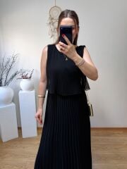 PİLİSELİ ŞİFON KUMAŞ BELDEN LASTİKLİ ELBİSE SİYAH