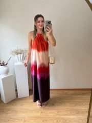 ORJİNAL MARKA MODEL KOLYE DETAYLI YIRTMAÇLI SATEN ELBİSE