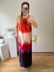 ORJİNAL MARKA MODEL KOLYE DETAYLI YIRTMAÇLI SATEN ELBİSE