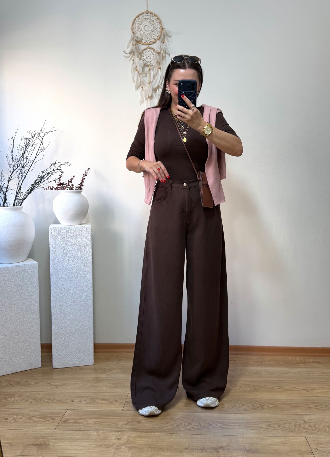 YUMUŞAK DOKULU ARKA BEL KISMI LASTİKLİ TENSEL KUMAŞ YÜKSEK BEL PANTOLON KAHVE