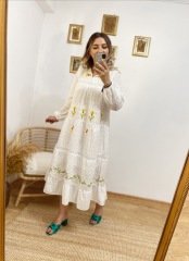 %100 PAMUK KUMAŞ NAKIŞLI İÇİ ASTARLI ELBİSE