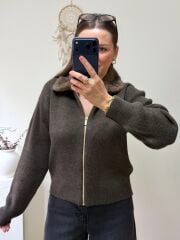 PELUŞ YAKA TRİKO HIRKA