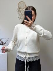 BELİ BÜZGÜLÜ DANTEL DETAYLI HIRKA
