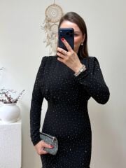 FULL TAŞLI OMUZLARI VATKALI ELBİSE SİYAH