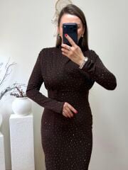 FULL TAŞLI OMUZLARI VATKALI ELBİSE KAHVE