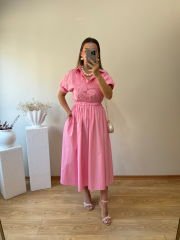 PREMIUM SERİ BONCUK VE İNCİ DETAYLI ÖNÜ İŞLEMELİ ELBİSE PEMBE