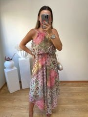 MARKA MODEL GÖĞÜS ALTINDAN LASTİKLİ ŞİFON KUMAŞ ASİMETRİK KESİM ELBİSE
