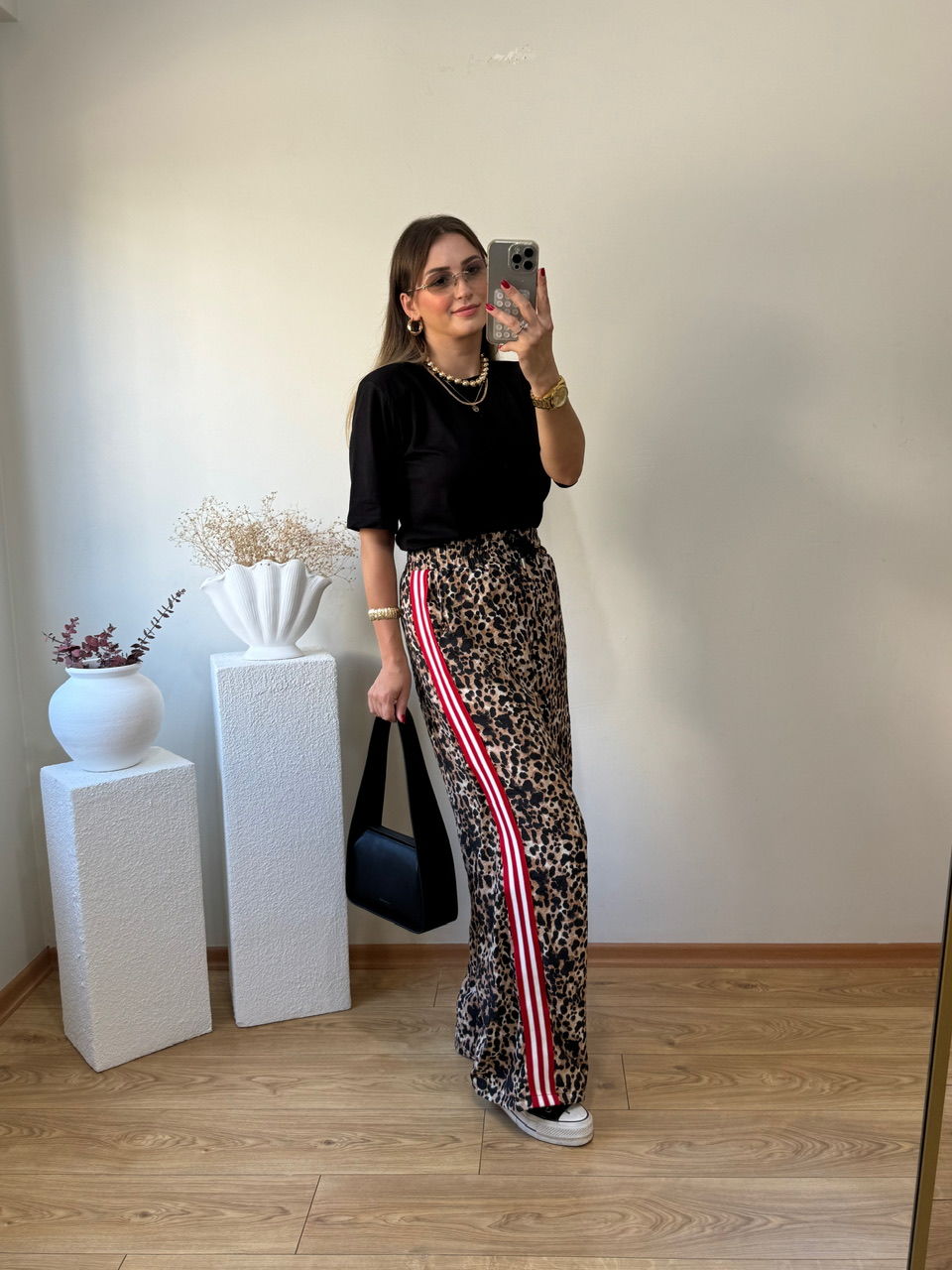 ULTRA YÜKSEK BEL YANLARDAN KIRMIZI ŞERİT DETAYLI BELİ LASTİKLİ  LEOPAR PANTOLON