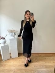 KOLLARI BAĞLAMALI TÜY DETAYLI SİYAH TÜL ELBİSE