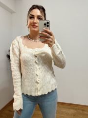 DÜĞME DETAYLI KARE YAKA EKRU RENK HIRKA