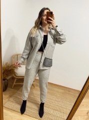 BEYAZ ÜZERİ SİYAH KIRÇILLI ŞÖNİL KUMAŞ KUŞAKLI GÖMLEK TAKIM