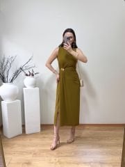 MARKA MODEL GOLD TOKA DETAYLI DRAPELİ TENSEL KUMAŞ ELBİSE YAĞ YEŞİL