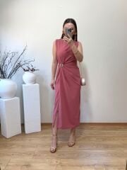 GOLD TOKA DETAYLI ESNEK İTHAL KREP KUMAŞ MARKA MODEL ELBİSE ( KARGO ÇIKIŞI 17 HAZİRAN İTİBARİ İLE )