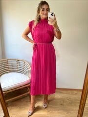 TASARIM MODEL PİLİSE KUMAŞ KEMERLİ ELBİSE PEMBE