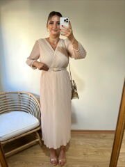 KEMERLİ PİLİSE KUMAŞ ÖZEL TASARIM ELBİSE BEJ