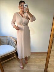 KEMERLİ PİLİSE KUMAŞ ÖZEL TASARIM ELBİSE BEJ