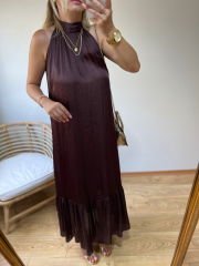 ORJİNAL MARKA SATEN KUMAŞ HALTER YAKA BOYUNDAN BAĞLAMALI ELBİSE KAHVE